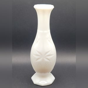 Atomic Starburst Milkglass Vase 7"